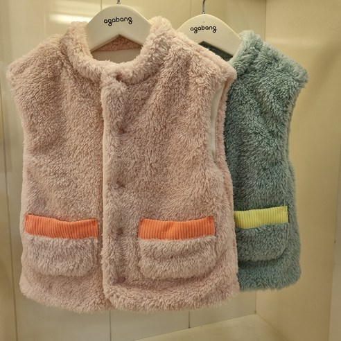 아가방 NC엑스코점 60% 완전강추! 데일리로 편하게 입기 좋은! 뒷모양도 귀여운! 가볍고 따뜻한 티티플리스배색조끼! 유아 플리스조끼
