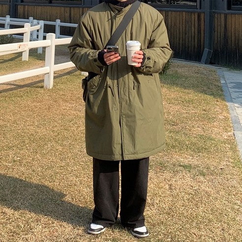 세심한 디테일과 편안함을 갖춘 품격 있는 워터리전트 파카