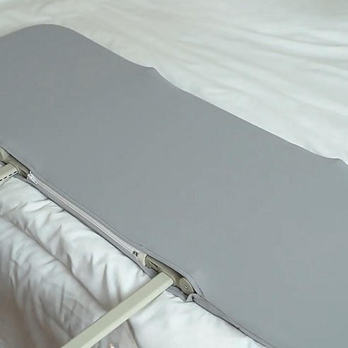 낙상방지 여행용 침대가드와 함께 안심하고 휴식을 취하세요.