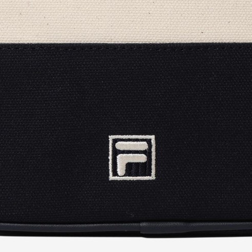 가볍고 스타일리시하게, FILA 테니스 토트백으로 코트 위 주인공이 되세요!