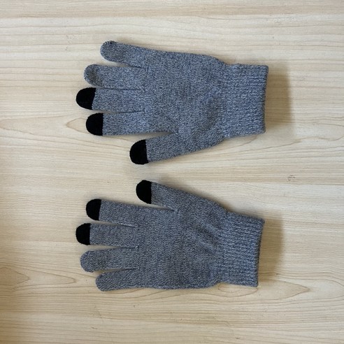 최고의 겨울 동반자: 스마트폰 터치장갑이 추운 날에도 통신을 원활하게 해줍니다.