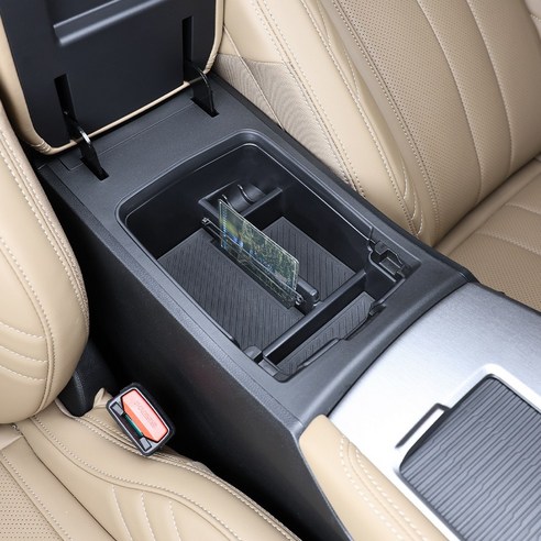 유투카 콘솔 트레이 & 콘솔 박스로 그랑 콜레오스의 드라이빙 경험을 업그레이드하세요.