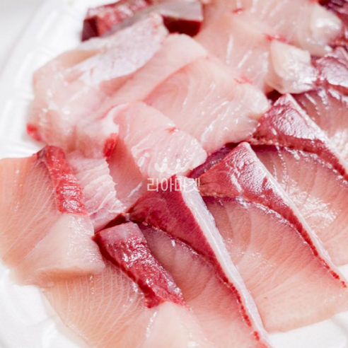 자연산 겨울 제철 활대방어, 고품질 손질 필렛과 초장세트 제공