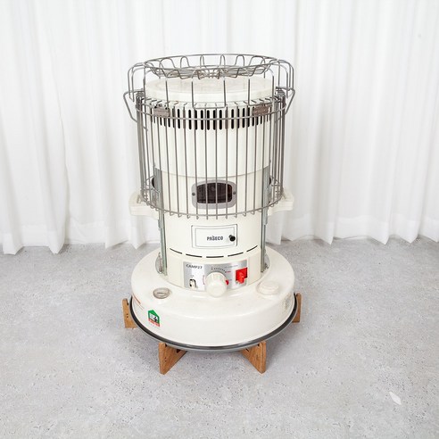 반짝이는 별을 형상화한 난로 받침대 에스텔라스