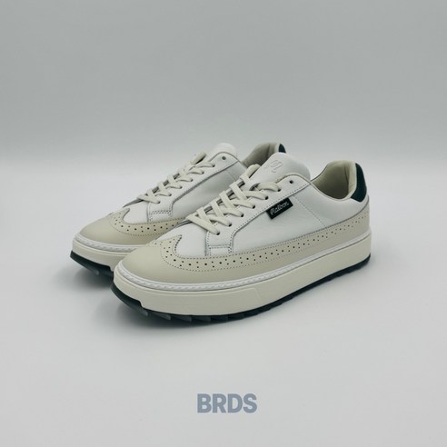 편안함과 스타일을 동시에 잡는 말본 골프화로 즐거운 라운딩을 경험하세요