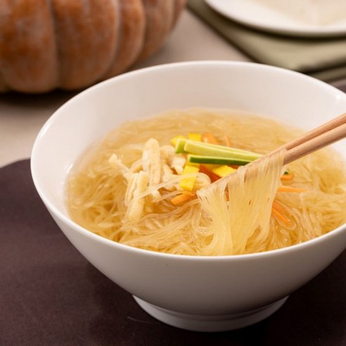 "밀가루 끊고 싶은데, 맛있는 면은 포기 못해!" 두부 품은 국수 솔직 후기 두부품은호박양배추국수