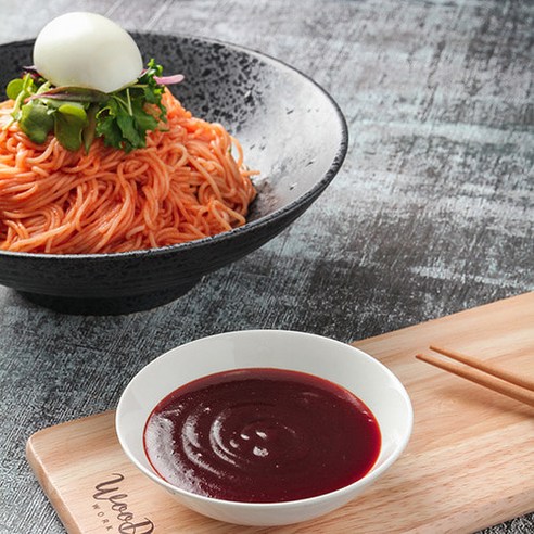 새콤달콤하고 매콤한 여름 국수 반찬을 위한 필수 아이템