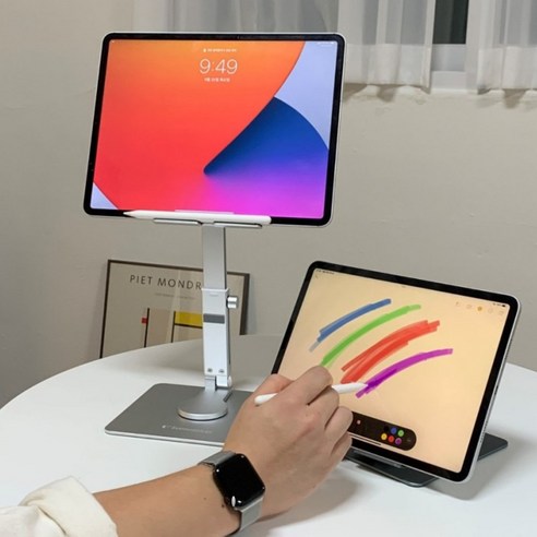 창작의 날개를 펼치다: 이코노미쿠스 각도조절 휴대용 태블릿 거치대로 더 편안하고 효율적인 디지털 라이프를 경험하세요.