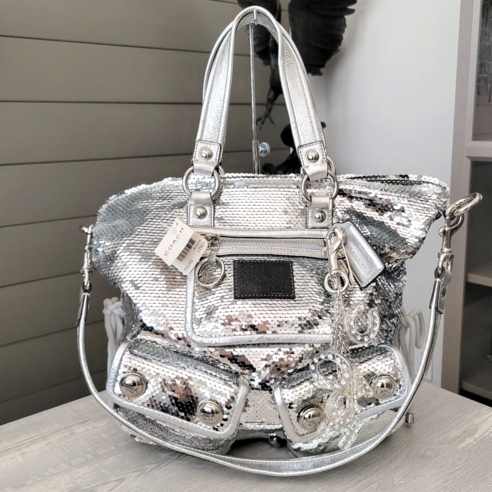 코치 포피 리미티드 에디션 시퀸 스포트라이트 실버 토트 숄더백 13821 사첼