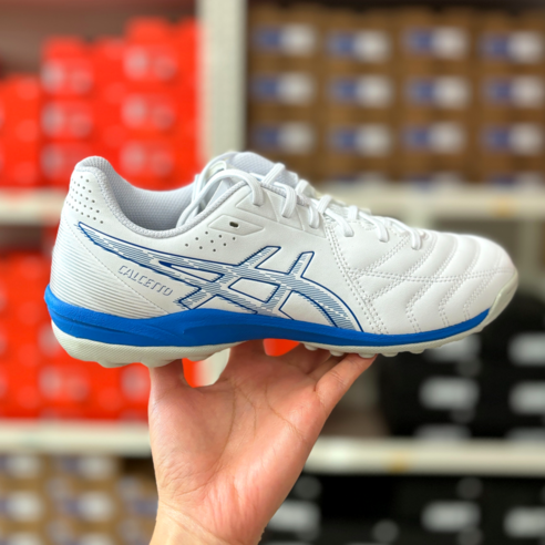 발끝에서 피어나는 환희, 아식스 칼체토 WD9 TF 풋살화와 함께 아식스칼체토9