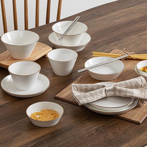 품격 있는 식탁을 완성하는 행남자기 뉴골드라인