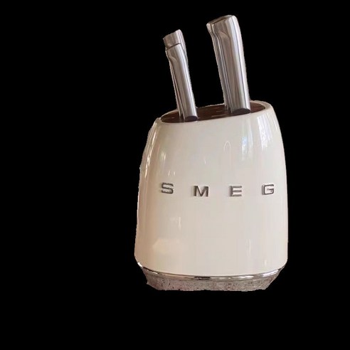 SMEG 빈티지 칼 세트: 주방에 감성을 더하고 요리의 즐거움을 높이다