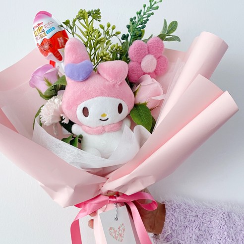 꽃다발이 아닌 특별한 선물, 꽃마리 산리오 인형 꽃다발
