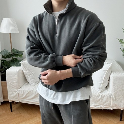 스타일, 편안함, 내구성을 극대화한 프리미엄 피그먼트 워싱 트레이닝복