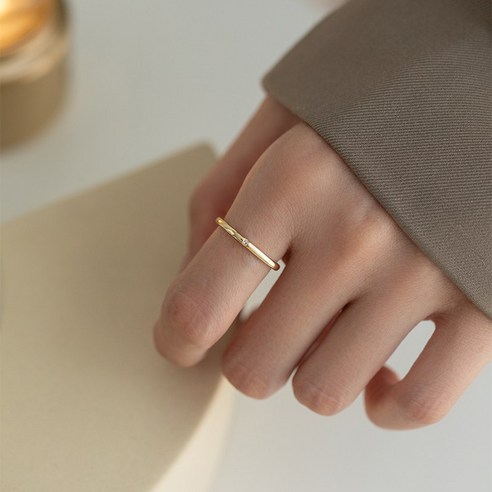 DFMEI 스퀘어 반지 여성 패션 틈새 디자인 빛 럭셔리 얇은 반지 절묘한 테일 링 새로운 간단한 콜드 스타일