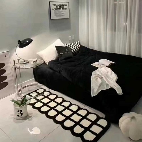 블랙&화이트 톤의 침대 러그로 포인트를 주는 카페트 인테리어 러그주문제작
