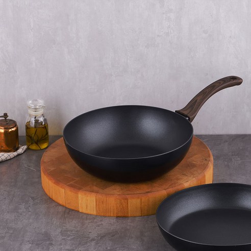블랙시크 프라이팬 세트: 주방에 스타일을 더하고, 요리의 즐거움을 높이다.