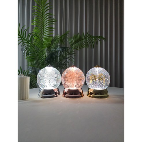 크리스마스의 마법을 담은 눈꽃 수정 워터볼 오르골: 꿈결 같은 선율과 빛으로 빚은 선물 스노우볼