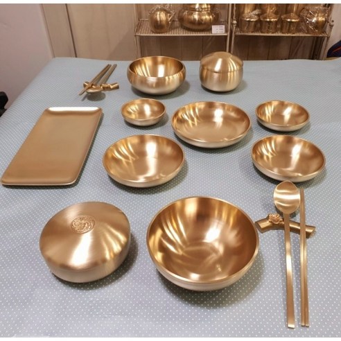 이봉주 방짜유기 생활 반상기 1: 전통의 품격, 식탁 위에 피어나다