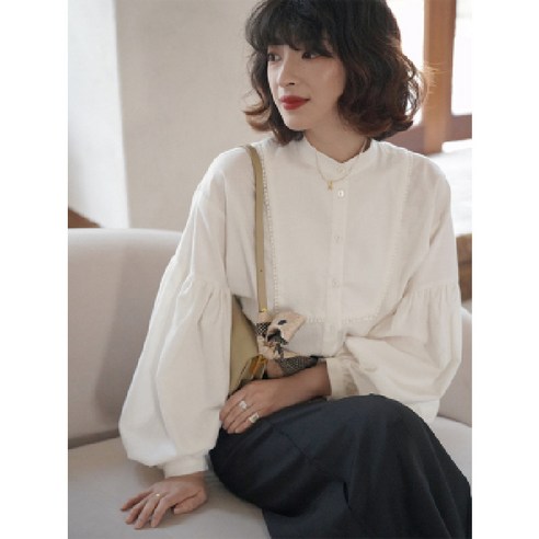 KORELAN 퍼프소매여 가을 프렌치핏 와이드 화이트 라글란 라운드안감셔츠