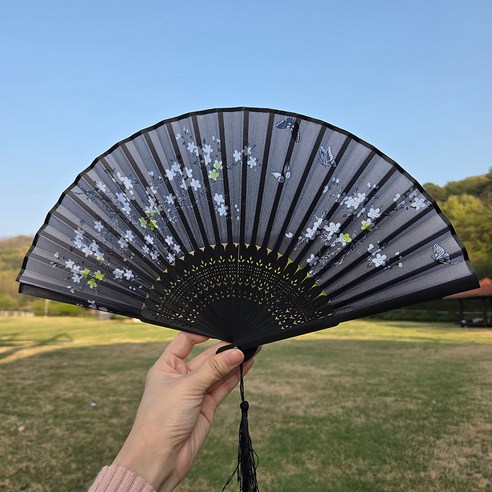 디어앤미 접이식 대나무 부채 전통 휴대용 실크 손부채, 1개, 매화꽃