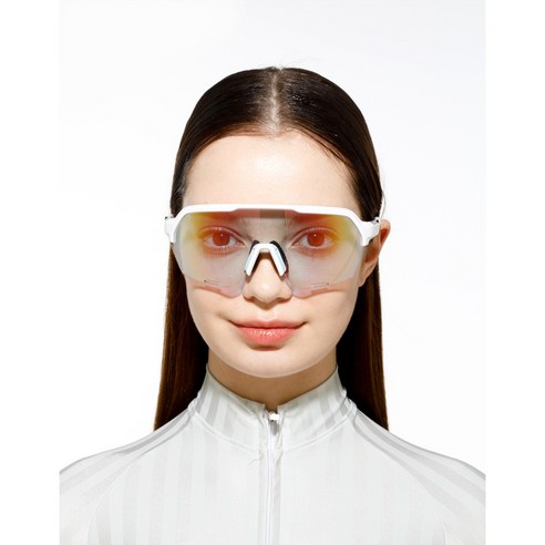 날씨 걱정 없이, 오직 플레이에만 집중하세요!