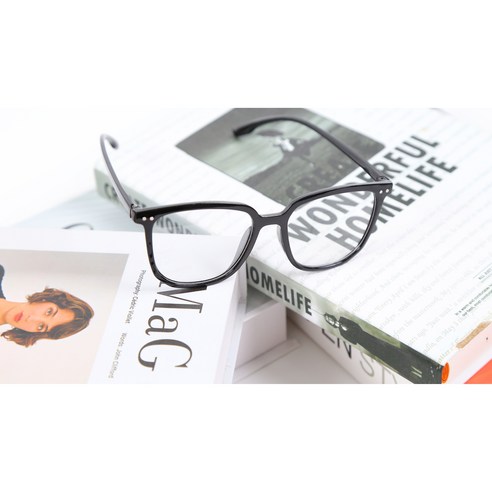 안경광학 박사가 디자인한 이모시온 블루라이트 차단 안경: 디지털 안면 피로 해결책