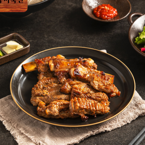 주말 저녁, 온 가족 웃음꽃 피우는 다미축산 수제 양념 돼지갈비!