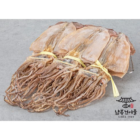 동해 바다의 풍요로움을 담은 깊고 쫄깃한 맛, 남부건어물 동해안 마른오징어