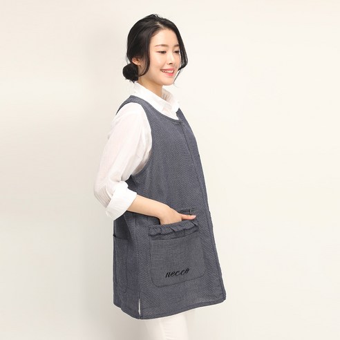 다채로운 스타일링을 위한 레드계열 조끼 앞치마