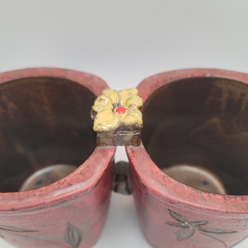 핸드메이드 도자기 수저통으로 주방에 예술을 더하세요.