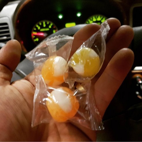 전통의 맛과 즐거움이 가득한 대용량 왕사탕