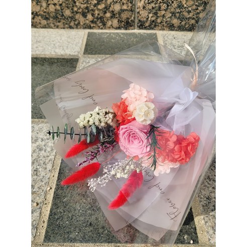 장미꽃다발 프리저브드: 축하와 기념을 위한 달콤한 향기