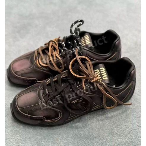 신발끈 하나로 스니커즈에 예술을 더하다