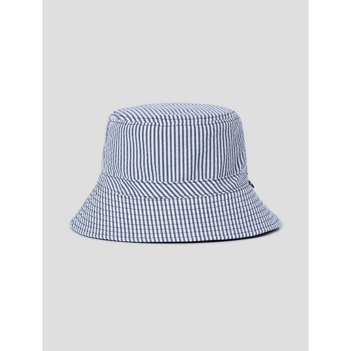 빈폴ACC 코튼 서커 리버서블 버킷햇은 통기성과 쾌적한 착용감을 제공하는 모자입니다.