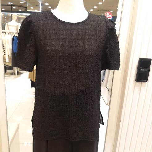 이랜드 [온앤온]라운드넥엠보블라우스JW3MB623R1002_고잔점