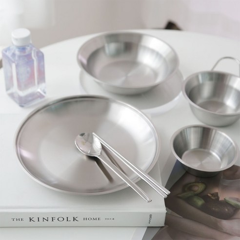 빛나는 식탁을 완성하는 아베라 포스코 스텐 접시