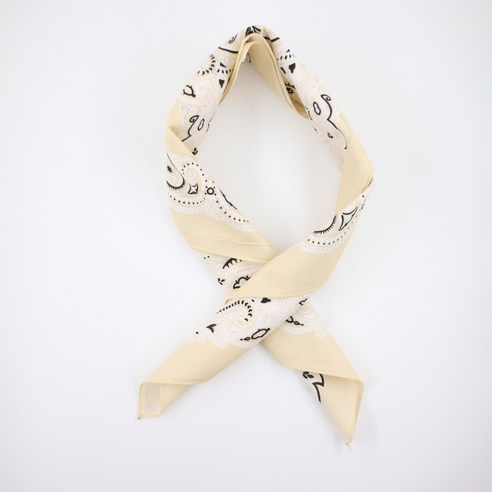 국내 제작 페이즐리 스카프, 다양한 컬러와 활용도