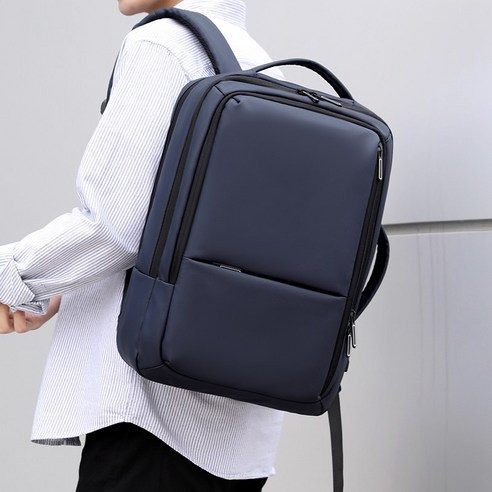 다양한 장점과 특징을 갖고 있는 코믈리 직장인 슬림 대용량 노트북 백팩