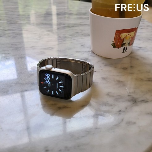 세련되고 편안한 애플워치 링크브레이슬릿