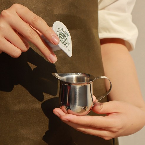 코엔에프 포션커피 아메리카노 블랙과 핵이즐넛, 풍부한 향과 맛의 포션 타입 인스턴트커피.