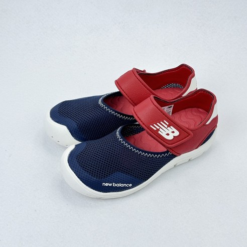 아이들의 발을 편안하고 안전하게 보호하는 뉴발란스 키즈 여름 아쿠아 슈즈