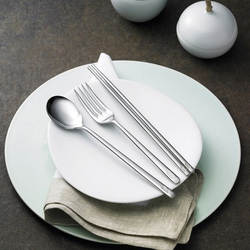품격 있는 식탁을 완성하는 휘슬러 모던 커틀러리 세트 15P