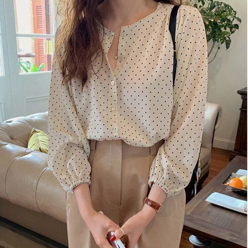 도트 쉬폰 노카라 라운드 퍼프 봄 가을 여성 여자 셔링 러블리 블라우스 셔츠 온앤온블라우스 도트 쉬폰 노카라 라운드 퍼프 봄 가을 여성 여자 셔링 러블리 블라우스 셔츠 온앤온블라우스
