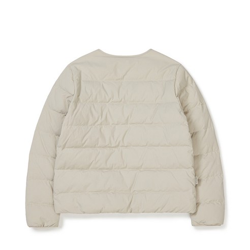 스노우피크 랜드 우먼스 경량 다운 자켓은 백화점에서 판매되는 여성용 겨울용 자켓으로, 베이지 색상과 슬림한 실루엣이 매력적입니다.