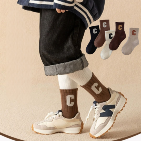 스타일과 편안함을 동시에, 어반바스켓 아동용 골지 레터링 중목 양말