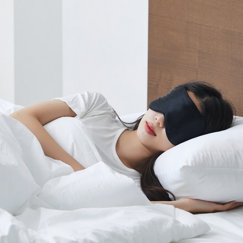핏튜너 실크 수면안대: 부드러움과 완벽한 빛 차단으로 꿀잠을 선물하세요.