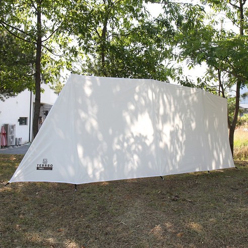 편리하고 내구성 있는 테르보 트레스 윈드스크린으로 야외 모험에 자신감을 갖추세요.