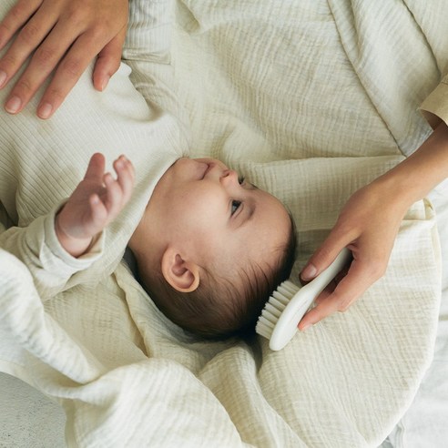 부드러운 손길로 사랑을 전하는 시간, 말랑하니 브러쉬 아기빗 세트 아몬드밀크