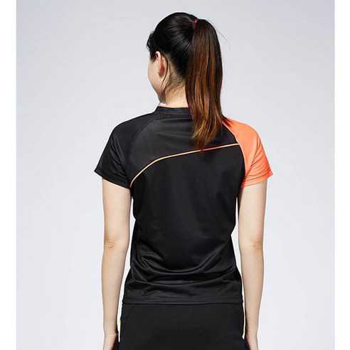 편안한 착용감과 활동성을 겸비한 실용적인 스포츠 의류